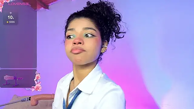 lucie petite online show from July 2026 06:50:01 PM