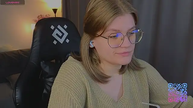  JessieVibes online show from June 2026 01:42:02 PM
