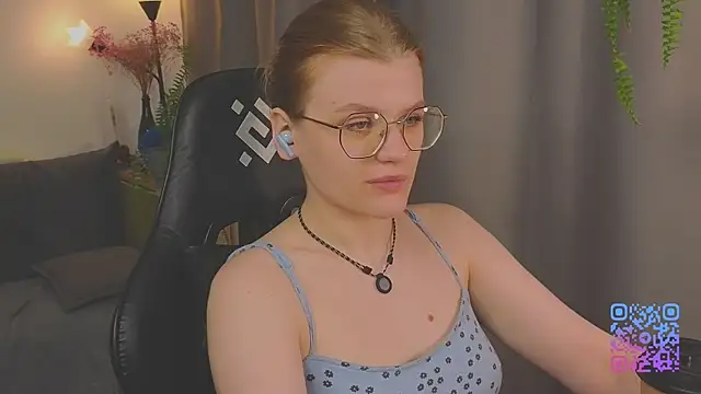  JessieVibes online show from June 2026 01:39:02 PM