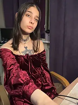 Snapshot of mollyEXD chatting on November 2025 06:52:02 PM mollyEXD online show from November 2025 06:52:02 PM