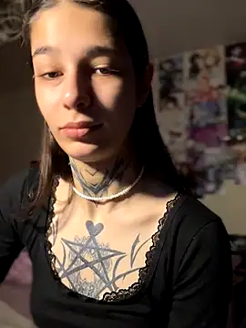 Snapshot of mollyEXD chatting on November 2025 09:23:01 AM mollyEXD online show from November 2025 09:23:01 AM