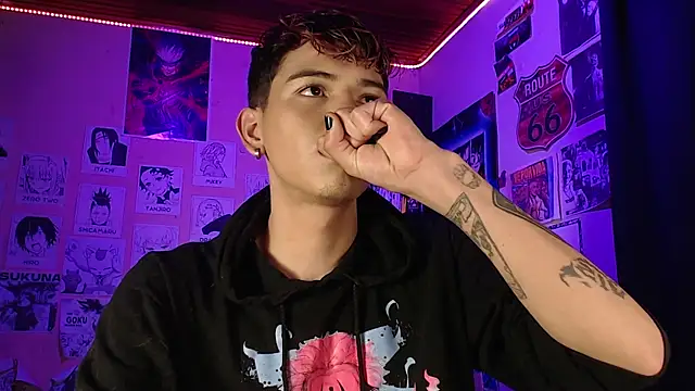 Snapshot of Mickey_Magic chatting on March 2025 06:05:02 AM Mickey Magic online show from March 2025 06:05:02 AM