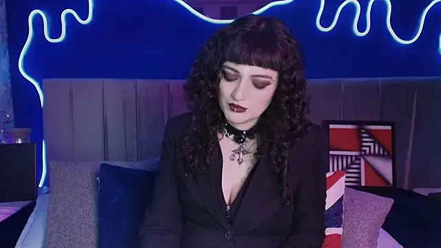 JeanneSabatier online show from June 2026 07:13:01 PM