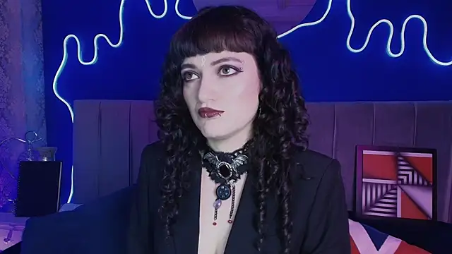 JeanneSabatier online show from July 2026 08:00:01 PM