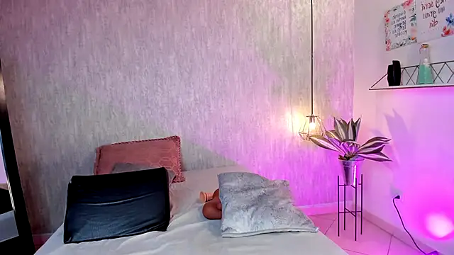 isabella zc online show from February 2025 04:31:01 PM