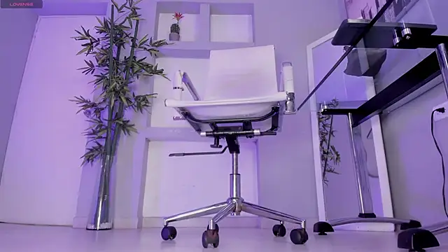 Snapshot of hannah_howeell__ chatting on September 2025 09:42:02 AM hannah howeell online show from September 2025 09:42:02 AM