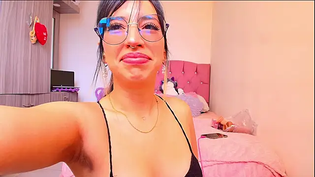 MiaFlamesxxx online show from April 2026 03:31:02 PM