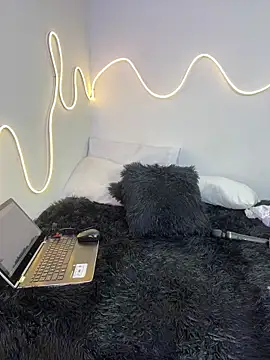 Snapshot of Michell_sr chatting on March 2025 04:57:02 AM Michell sr online show from March 2025 04:57:02 AM