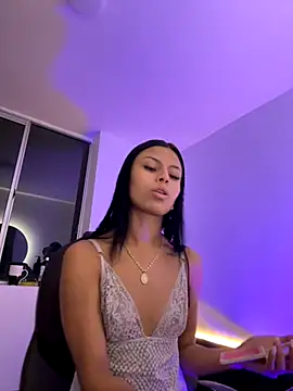 Snapshot of Michell_sr chatting on October 2025 11:36:02 PM Michell sr online show from October 2025 11:36:02 PM