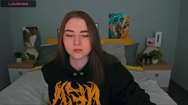 Snapshot of lillyloan4u chatting on April 2026 07:30:01 PM lillyloan4u online show from April 2026 07:30:01 PM