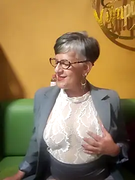 ilonna2025 online show from March 2026 10:47:02 PM