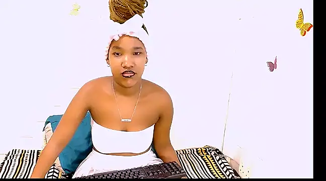 Snapshot of EroticSexyPrada chatting on March 2025 08:02:02 AM EroticSexyPrada online show from March 2025 08:02:02 AM