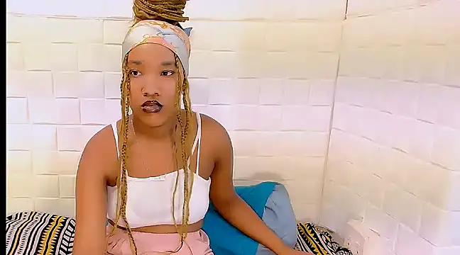 Snapshot of EroticSexyPrada chatting on March 2025 05:00:02 AM EroticSexyPrada online show from March 2025 05:00:02 AM