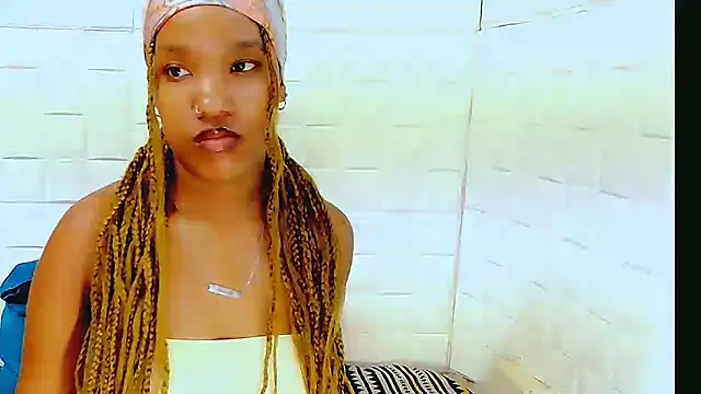 Snapshot of EroticSexyPrada chatting on March 2025 09:23:02 PM EroticSexyPrada online show from March 2025 09:23:02 PM