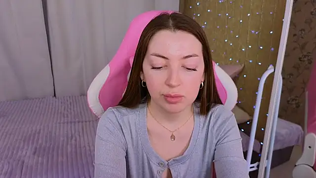 Snapshot of Ann_moon__ chatting on February 2025 03:18:01 PM Ann moon online show from February 2025 03:18:01 PM