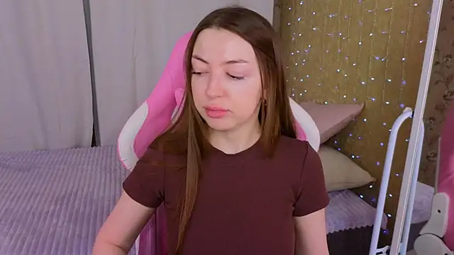 Snapshot of Ann_moon__ chatting on February 2025 12:13:02 PM Ann moon online show from February 2025 12:13:02 PM