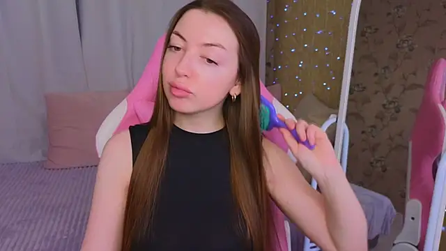 Snapshot of Ann_moon__ chatting on February 2025 12:39:02 PM Ann moon online show from February 2025 12:39:02 PM