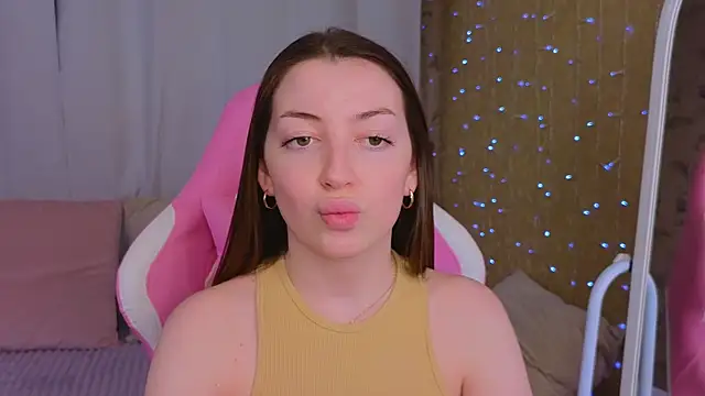 Snapshot of Ann_moon__ chatting on February 2025 04:23:02 PM Ann moon online show from February 2025 04:23:02 PM