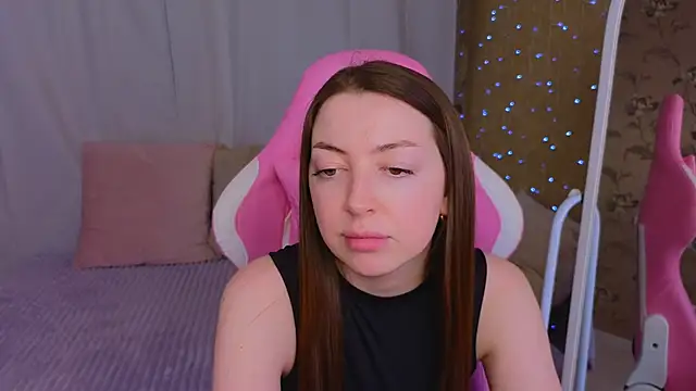 Snapshot of Ann_moon__ chatting on February 2025 03:25:02 PM Ann moon online show from February 2025 03:25:02 PM