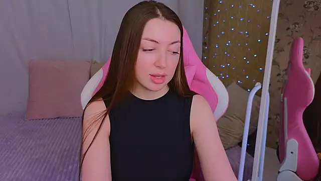 Snapshot of Ann_moon__ chatting on February 2025 06:30:02 PM Ann moon online show from February 2025 06:30:02 PM