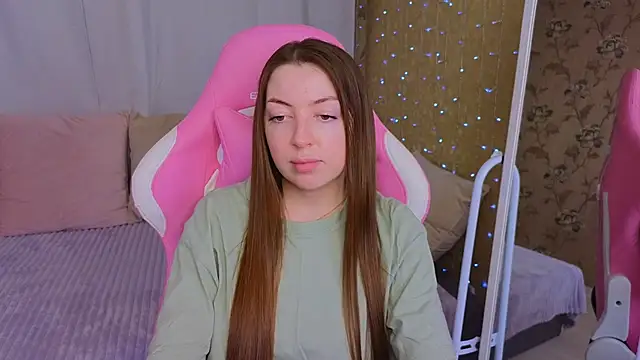 Snapshot of Ann_moon__ chatting on February 2025 03:18:02 PM Ann moon online show from February 2025 03:18:02 PM