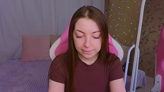 Snapshot of Ann_moon__ chatting on February 2025 01:28:01 PM Ann moon online show from February 2025 01:28:01 PM