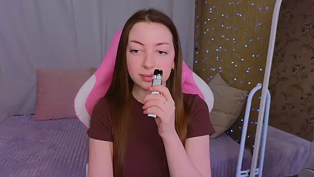 Snapshot of Ann_moon__ chatting on February 2025 04:32:01 PM Ann moon online show from February 2025 04:32:01 PM