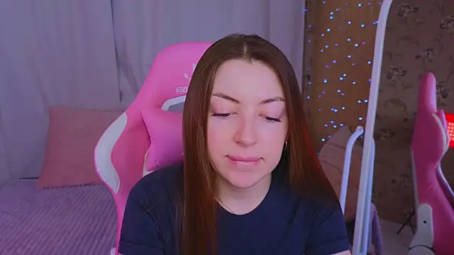 Snapshot of Ann_moon__ chatting on March 2025 12:09:02 PM Ann moon online show from March 2025 12:09:02 PM