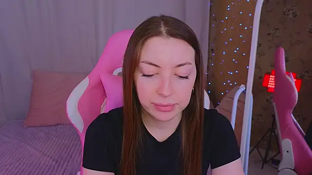 Snapshot of Ann_moon__ chatting on March 2025 12:26:02 PM Ann moon online show from March 2025 12:26:02 PM