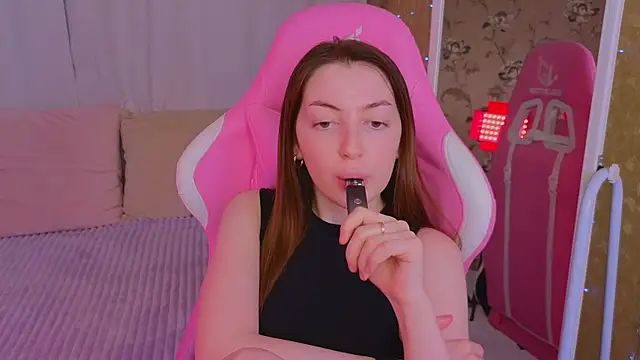 Snapshot of Ann_moon__ chatting on March 2025 06:54:02 PM Ann moon online show from March 2025 06:54:02 PM