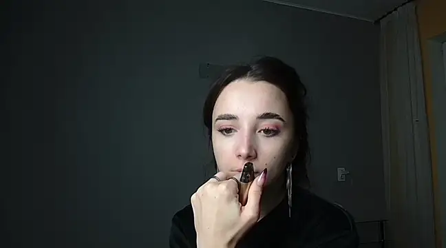 Eva Gloryy online show from February 2025 03:52:01 PM