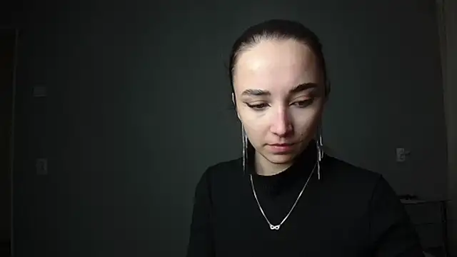 Eva Gloryy online show from March 2025 05:49:01 PM