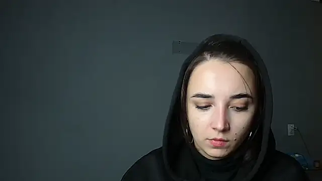 Eva Gloryy online show from November 2025 10:43:01 PM