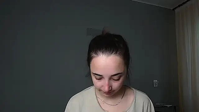 Eva Gloryy online show from May 2026 10:45:01 AM