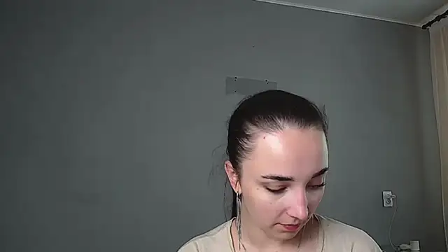 Eva Gloryy online show from May 2026 01:26:01 PM