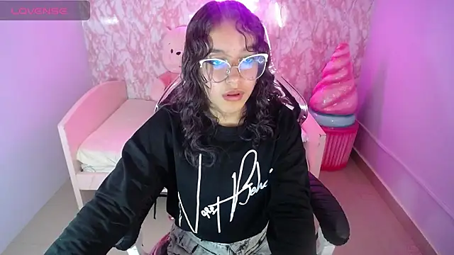 kassandra ch  online show from February 2025 04:45:02 PM