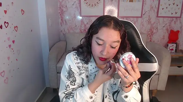 kassandra ch  online show from March 2025 04:19:02 PM