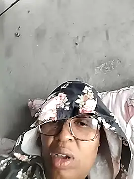 bubblendz1988 online show from June 2026 05:03:02 AM