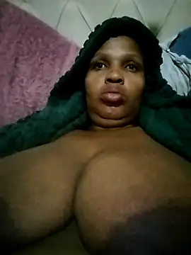 bubblendz1988 online show from June 2026 11:24:01 PM
