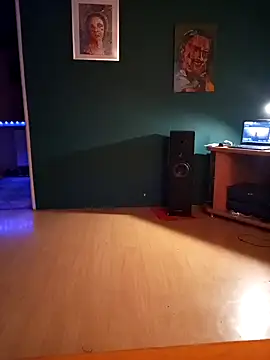 Snapshot of bobbuilder77pl chatting on January 2025 03:58:01 PM bobbuilder77pl online show from January 2025 03:58:01 PM