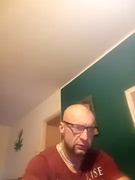 Snapshot of bobbuilder77pl chatting on February 2025 07:19:02 PM bobbuilder77pl online show from February 2025 07:19:02 PM