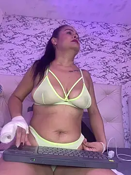 Lili  taylor online show from September 2025 04:28:01 AM