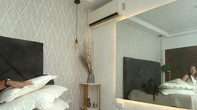 Snapshot of lorena_medina chatting on February 2025 10:40:01 PM lorena medina online show from February 2025 10:40:01 PM