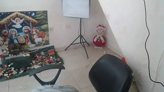 Yohis Kiut25 online show from November 2025 05:15:02 PM