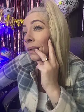 viktoria davis  online show from December 2025 11:34:02 PM