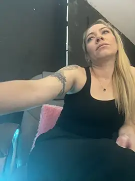 viktoria davis  online show from February 2026 12:40:02 AM