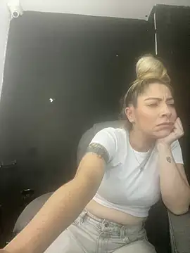 viktoria davis  online show from April 2026 10:55:01 PM