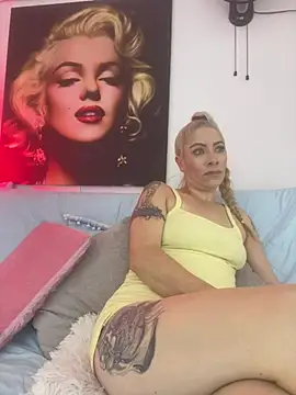 viktoria davis  online show from June 2026 12:01:02 AM
