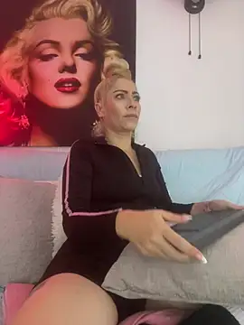viktoria davis  online show from June 2026 01:11:02 AM