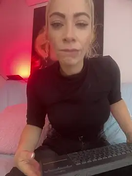 viktoria davis  online show from June 2026 12:04:02 AM